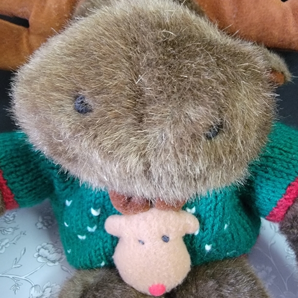 Vintage Christmas Holiday Moose Reindeer Plush with Sweater Yangjee - Picture 6 of 12